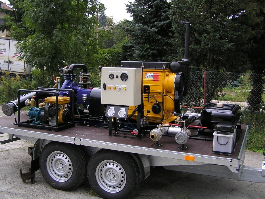 Mobile pumping unit on the trailer