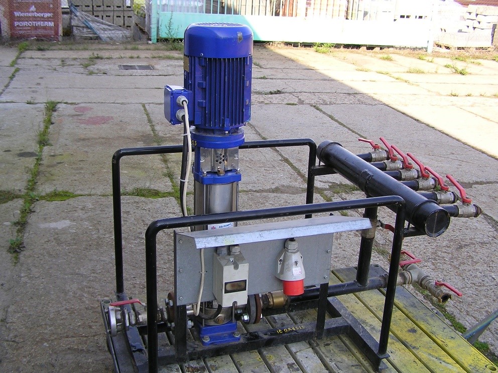 Mobile pumping unit for building company